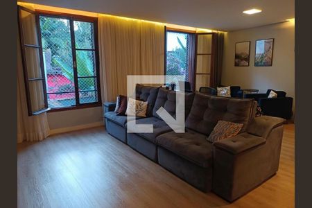 Casa à venda com 275m², 5 quartos e 2 vagas