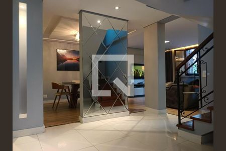 Casa à venda com 275m², 5 quartos e 2 vagas