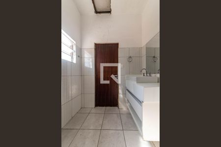 Casa à venda com 50m², 1 quarto e 2 vagasBanheiro