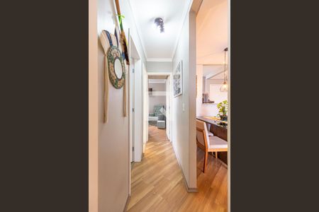 Corredor Dormitórios de apartamento para alugar com 3 quartos, 64m² em Parque Bandeirante, Santo André