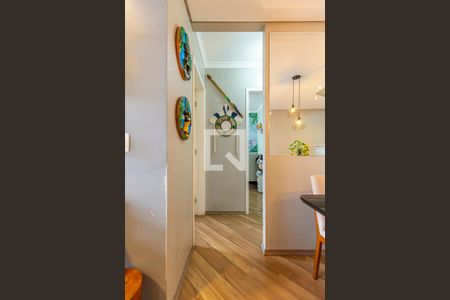 Corredor Dormitórios de apartamento para alugar com 3 quartos, 64m² em Parque Bandeirante, Santo André
