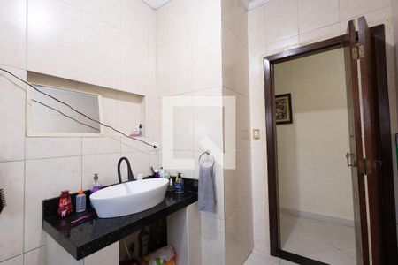 Banheiro Social de casa à venda com 2 quartos, 170m² em Vila Carlos de Campos, São Paulo