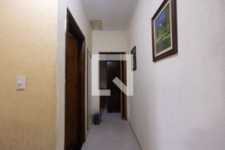 Corredor de casa à venda com 2 quartos, 170m² em Vila Carlos de Campos, São Paulo