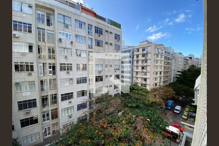 Vista Sala de apartamento à venda com 3 quartos, 156m² em Copacabana, Rio de Janeiro