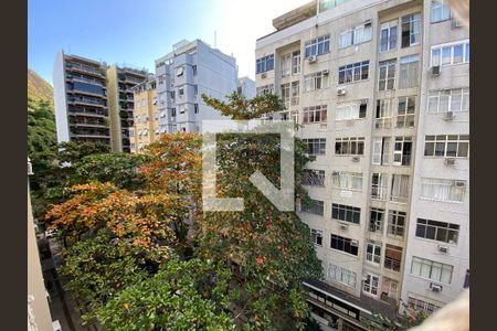 Vista Sala de apartamento à venda com 3 quartos, 156m² em Copacabana, Rio de Janeiro