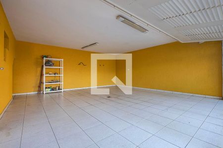 Garagem de casa à venda com 4 quartos, 250m² em Jardim das Bandeiras, São Paulo