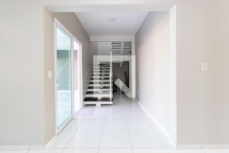 Escada de casa para alugar com 3 quartos, 250m² em Cruzeiro, São José dos Pinhais