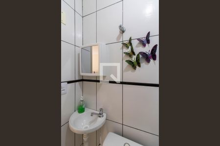 Banheiro de apartamento à venda com 3 quartos, 67m² em Jardim Cocaia, Guarulhos