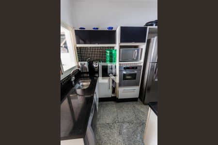 Apartamento à venda com 118m², 3 quartos e 3 vagas Apartamento à venda com 118m², 3 quartos e 3 vagasArmário