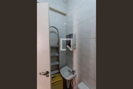 Apartamento à venda com 118m², 3 quartos e 3 vagas Apartamento à venda com 118m², 3 quartos e 3 vagasBanheiro de Serviço