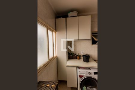 Apartamento à venda com 118m², 3 quartos e 3 vagas Apartamento à venda com 118m², 3 quartos e 3 vagasArmário