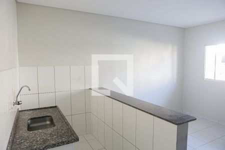 Sala - Cozinha de casa para alugar com 1 quarto, 40m² em Parque das Nações, Santo André