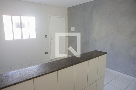 Sala - Cozinha de casa para alugar com 1 quarto, 40m² em Parque das Nações, Santo André