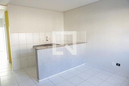 Sala - Cozinha de casa para alugar com 1 quarto, 40m² em Parque das Nações, Santo André