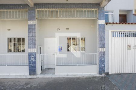 Fachada de casa para alugar com 1 quarto, 40m² em Parque das Nações, Santo André