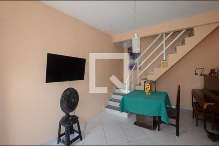 Sala de casa de condomínio para alugar com 2 quartos, 60m² em Váz Lobo, Rio de Janeiro