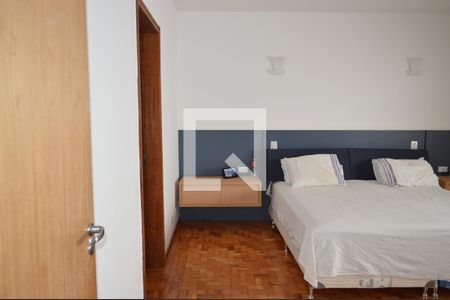 Casa à venda com 350m², 5 quartos e 6 vagasSuíte 2