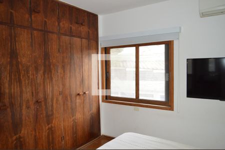 Casa à venda com 350m², 5 quartos e 6 vagasSuíte 1