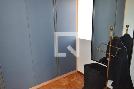 Casa à venda com 350m², 5 quartos e 6 vagasCloset da suíte 2