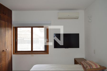 Casa à venda com 350m², 5 quartos e 6 vagasSuíte 1