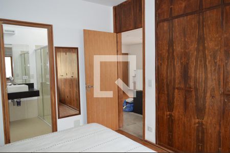 Casa à venda com 350m², 5 quartos e 6 vagasSuíte 1