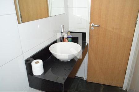 Casa à venda com 350m², 5 quartos e 6 vagasBanheiro de serviço