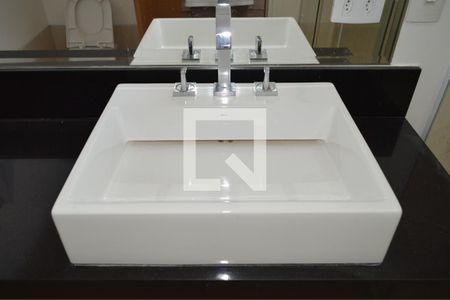 Casa à venda com 350m², 5 quartos e 6 vagasBanheiro da Suíte 1