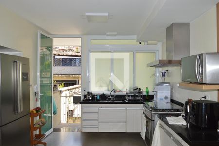 Casa à venda com 350m², 5 quartos e 6 vagasCozinha