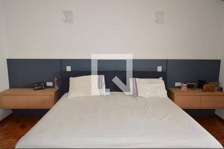 Casa à venda com 350m², 5 quartos e 6 vagasSuíte 2