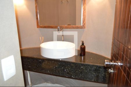 Casa à venda com 350m², 5 quartos e 6 vagasLavabo