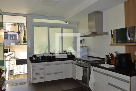 Casa à venda com 350m², 5 quartos e 6 vagasCozinha