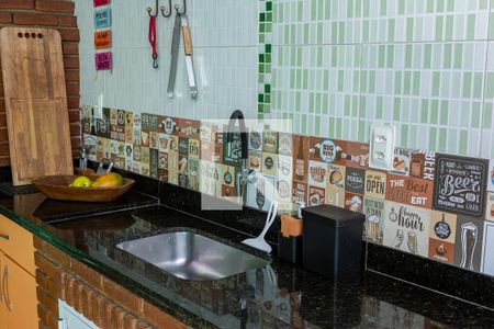 Casa à venda com 220m², 3 quartos e 6 vagas Casa à venda com 220m², 3 quartos e 6 vagasÁrea de Serviço