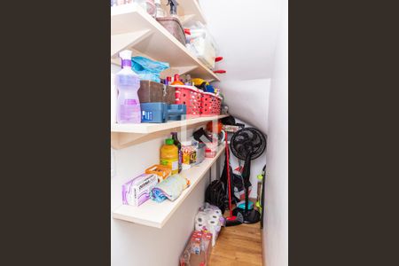 Casa à venda com 220m², 3 quartos e 6 vagas Casa à venda com 220m², 3 quartos e 6 vagasDespensa