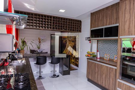 Casa à venda com 220m², 3 quartos e 6 vagas Casa à venda com 220m², 3 quartos e 6 vagasCozinha