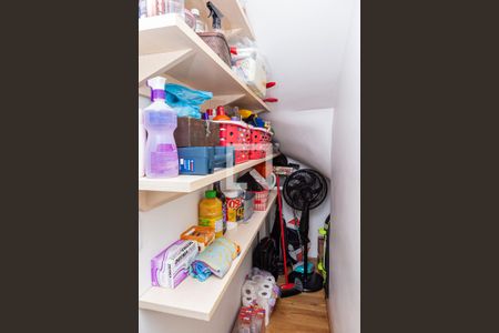 Casa à venda com 220m², 3 quartos e 6 vagas Casa à venda com 220m², 3 quartos e 6 vagasDespensa