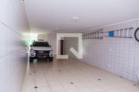 Casa à venda com 220m², 3 quartos e 6 vagas Casa à venda com 220m², 3 quartos e 6 vagasGaragem