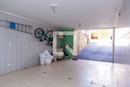 Casa à venda com 220m², 3 quartos e 6 vagas Casa à venda com 220m², 3 quartos e 6 vagasGaragem