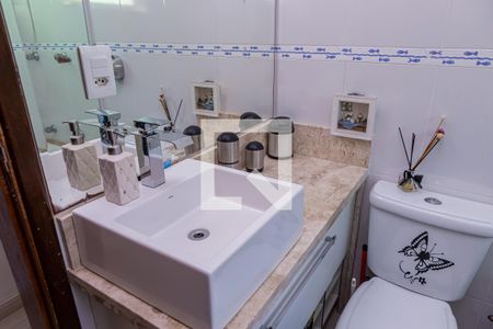 Casa à venda com 220m², 3 quartos e 6 vagas Casa à venda com 220m², 3 quartos e 6 vagasBanheiro da Suíte