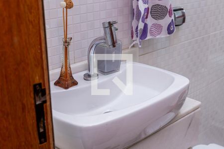 Casa à venda com 220m², 3 quartos e 6 vagas Casa à venda com 220m², 3 quartos e 6 vagasLavabo