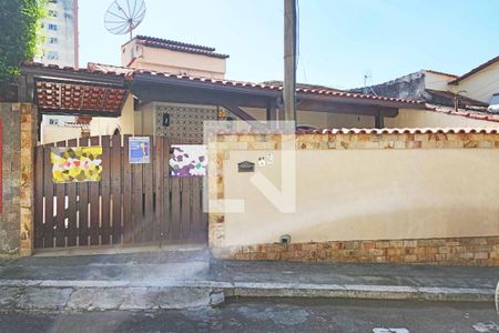 Casa à venda com 90m², 3 quartos e 2 vagas Casa à venda com 90m², 3 quartos e 2 vagasFachada e Plaquinha