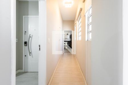 Corredor de apartamento para alugar com 3 quartos, 179m² em Cerqueira César, São Paulo