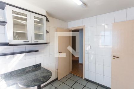 Casa à venda com 460m², 5 quartos e 3 vagasCozinha 2