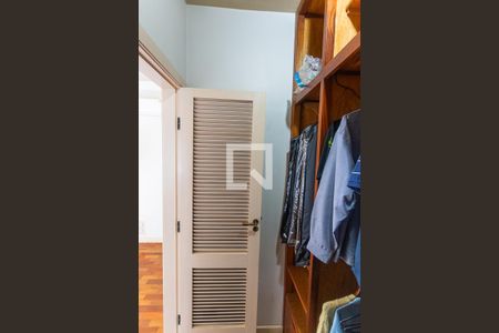 Casa à venda com 460m², 5 quartos e 3 vagasCloset da Suíte 1