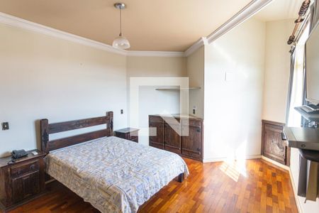 Casa à venda com 460m², 5 quartos e 3 vagasSuíte 1