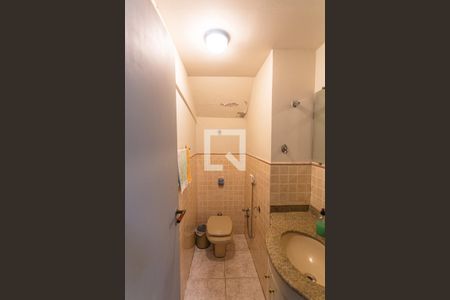 Casa à venda com 460m², 5 quartos e 3 vagasBanheiro da Suíte 4