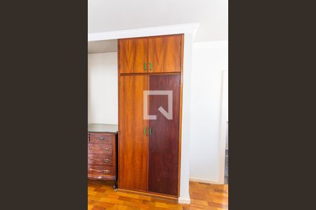 Casa à venda com 460m², 5 quartos e 3 vagasArmário da Suíte 2