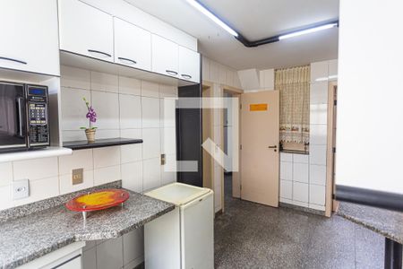 Casa à venda com 460m², 5 quartos e 3 vagasCozinha 1