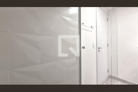 Banheiro de apartamento à venda com 1 quarto, 32m² em Perdizes, São Paulo