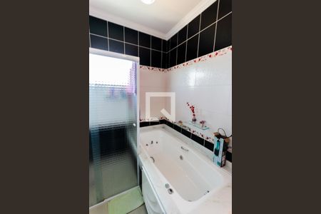 Casa à venda com 310m², 3 quartos e 7 vagasBanheiro da Suíte