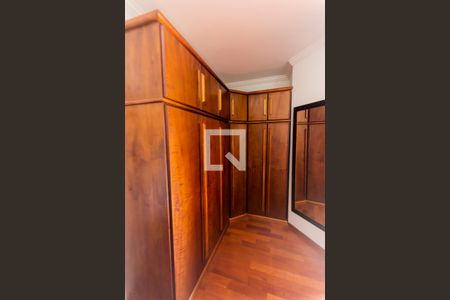 Casa à venda com 310m², 3 quartos e 7 vagasArmário